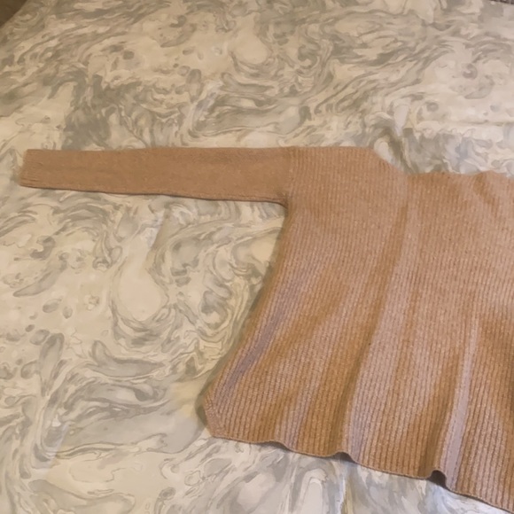 BAR III tan sweater with zipper detail size m - Picture 5 of 7
